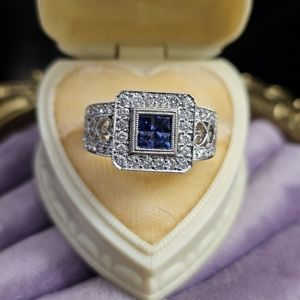 18k Sapphire & diamond ring size 7. Stamped 750 which translates to 18k. White g